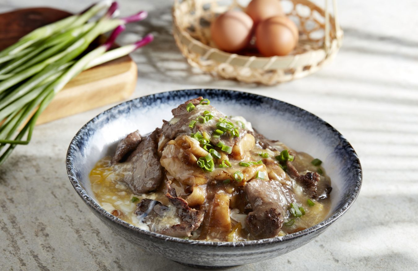 Hor-Fun With Sliced Beef In Egg Wash Sauce
